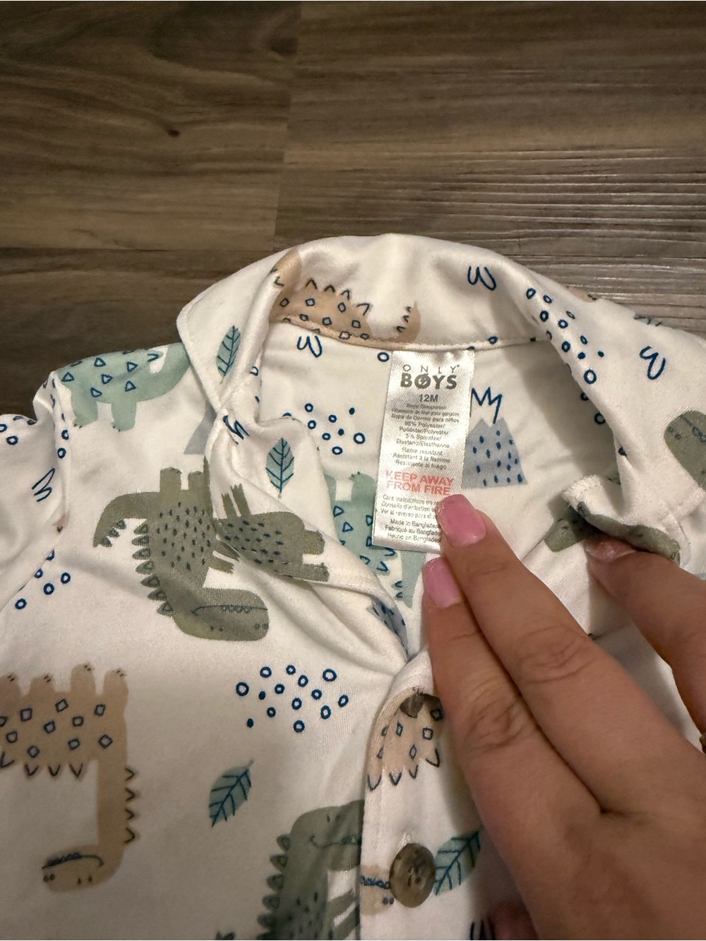 Only Boys Cream Pajama Set with Green, Blue & Tan Dinosaur Print size 12M - Picture 3 of 4